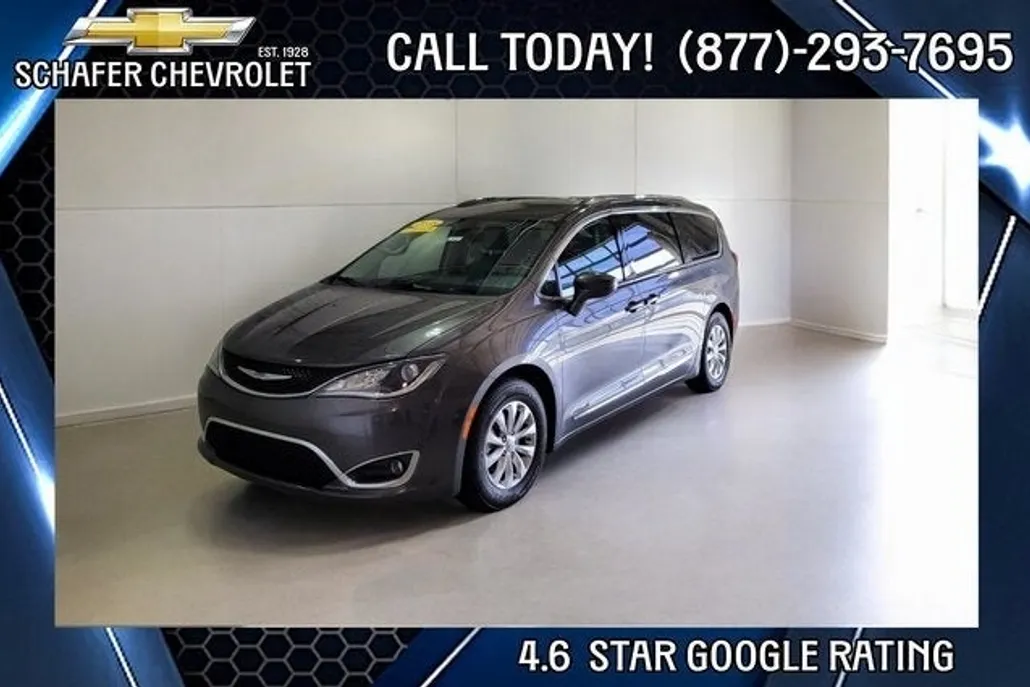 2018 Chrysler Pacifica Touring L photo 1