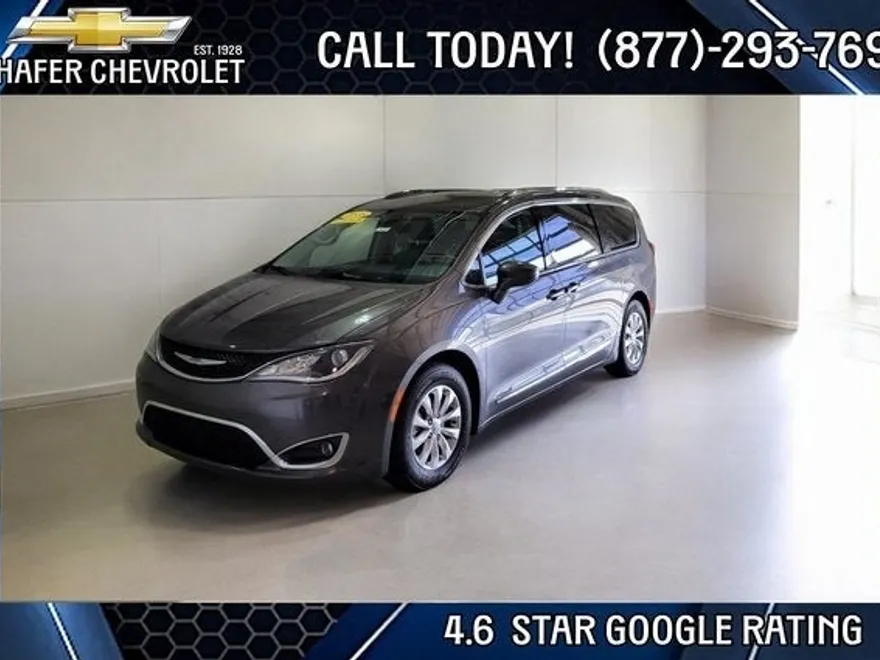 2018 Chrysler Pacifica Touring L photo 1