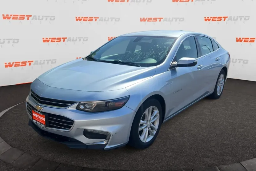 2017 Chevrolet Malibu 1LT photo 1
