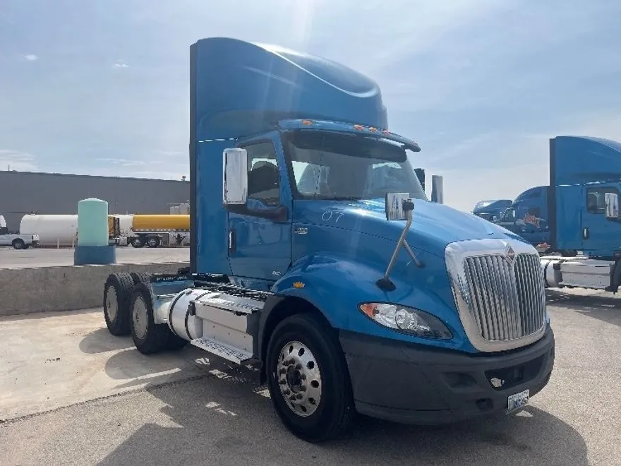 2019 International RH613 RH photo 1