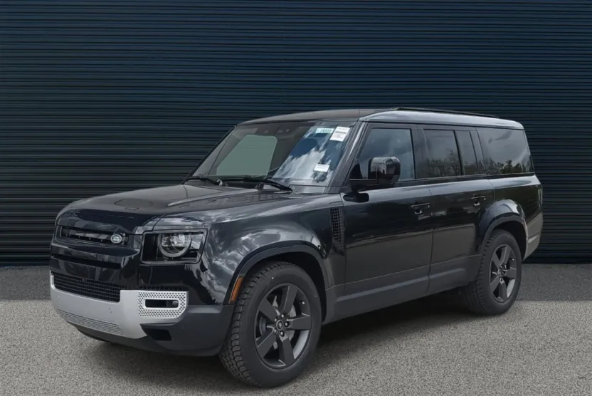 2025 Land Rover Defender S photo 1