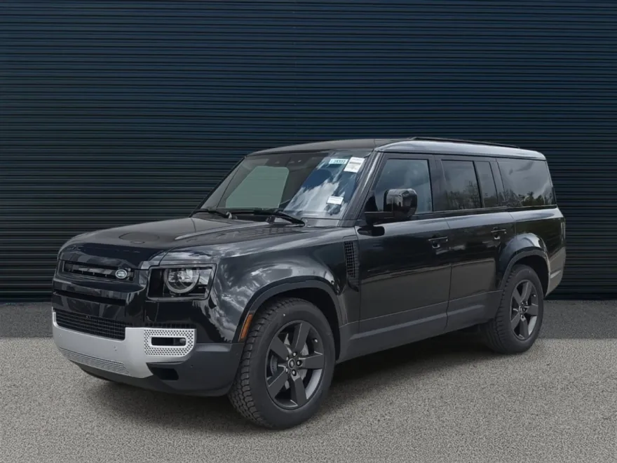 2025 Land Rover Defender S photo 1