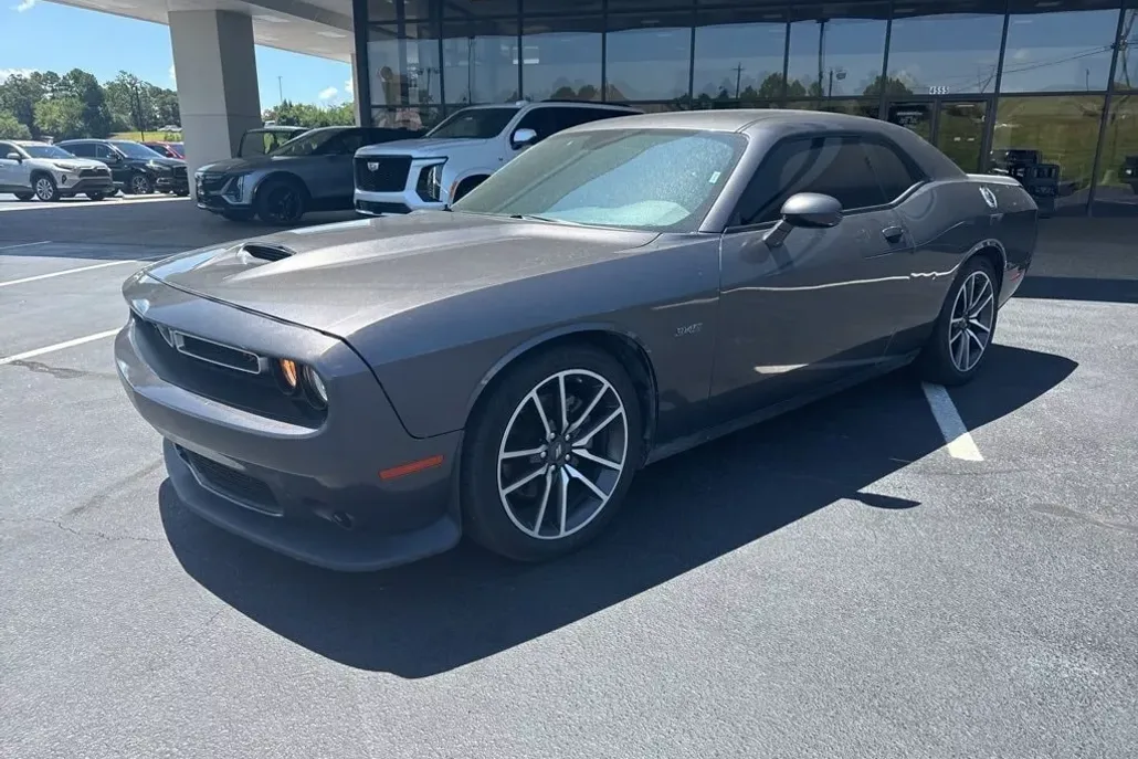 2023 Dodge Challenger R/T photo 1