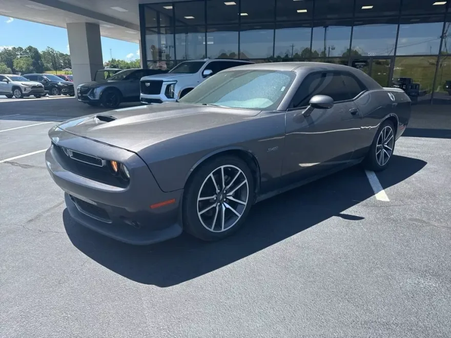 2023 Dodge Challenger R/T photo 1