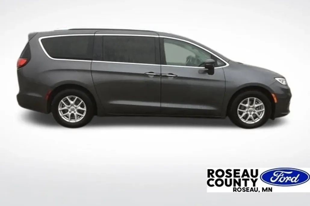 2021 Chrysler Pacifica Touring L photo 1