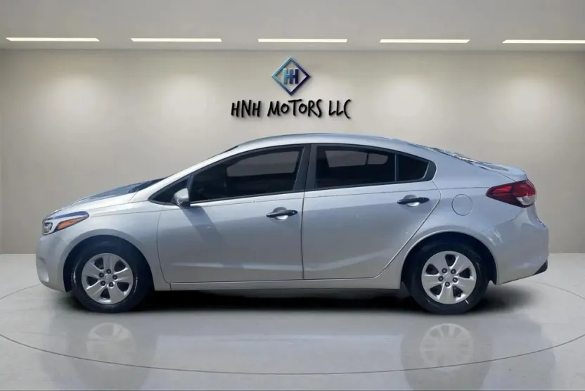 2017 Kia Forte LX Base photo 1