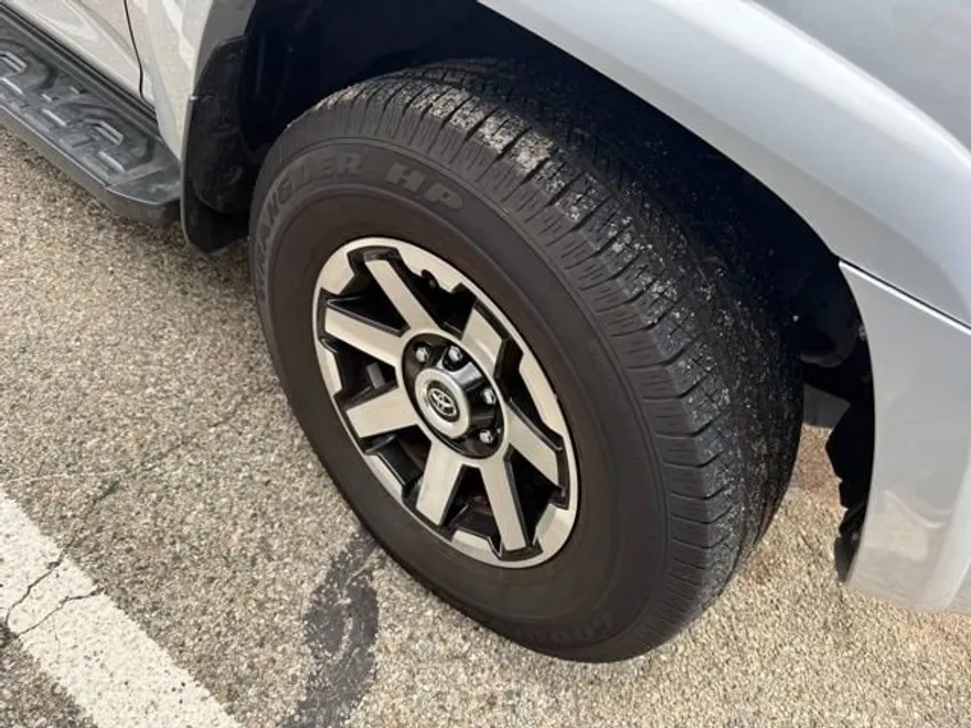 2023 Toyota 4Runner TRD Off-Road photo 1