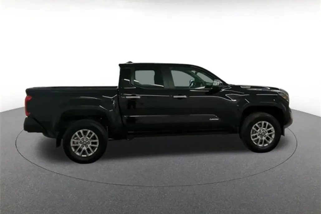 2024 Toyota Tacoma Limited photo 1