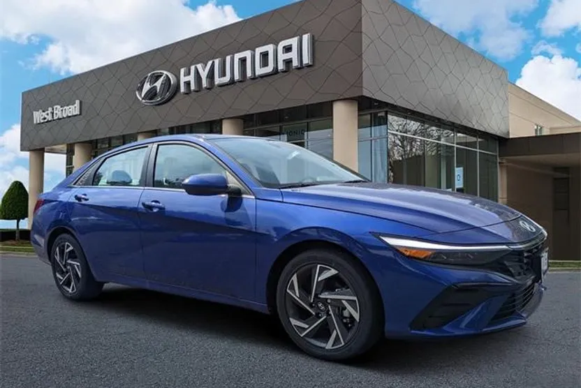 2025 Hyundai Elantra SEL Convenience photo 1