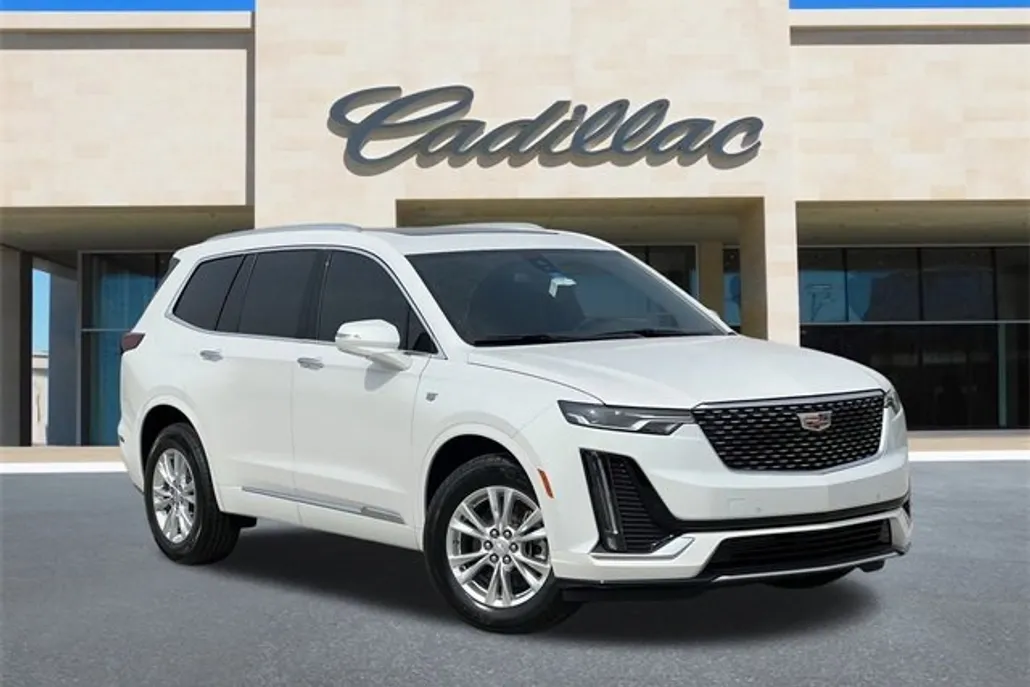 2025 Cadillac XT6 Luxury photo 1