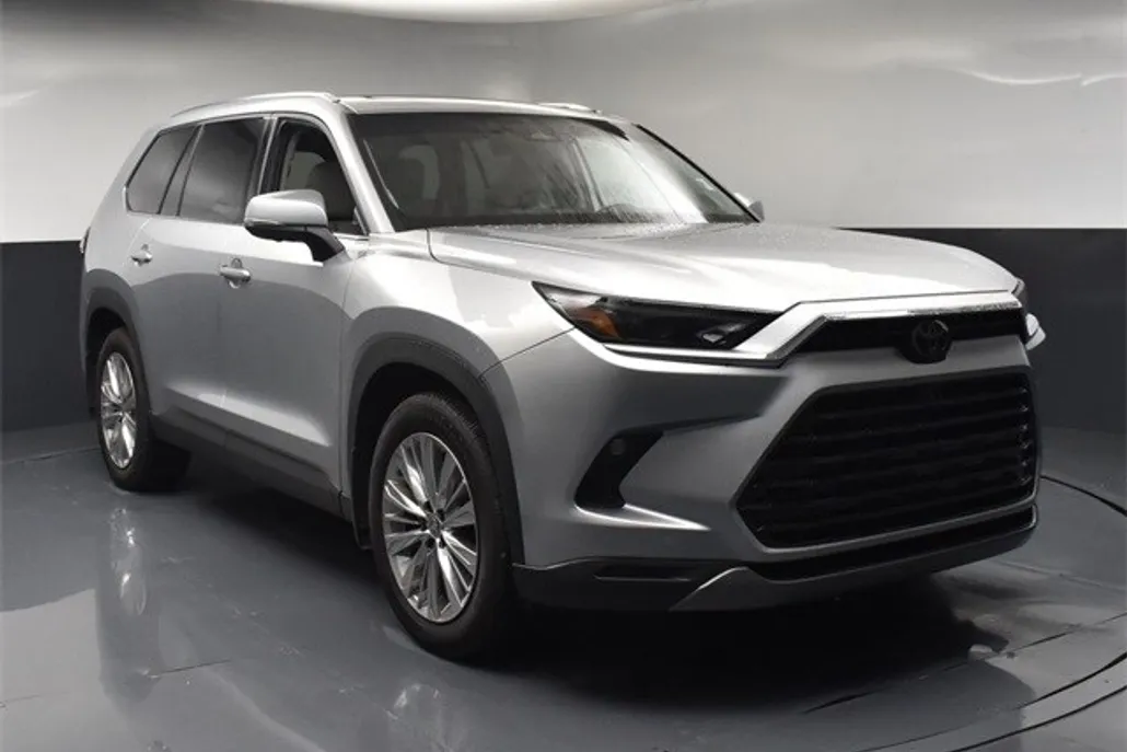 2024 Toyota Grand Highlander Platinum photo 1