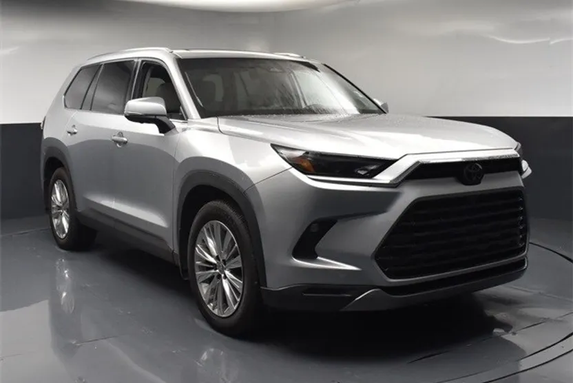 2024 Toyota Grand Highlander Platinum photo 1