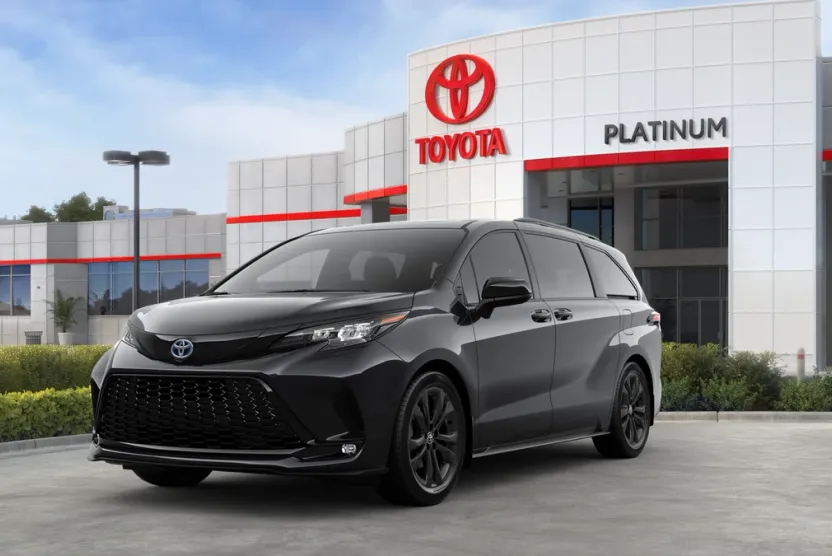 2025 Toyota Sienna XSE photo 1