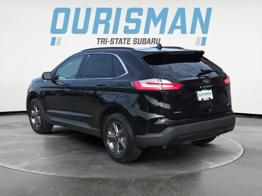2022 Ford Edge SEL photo 1