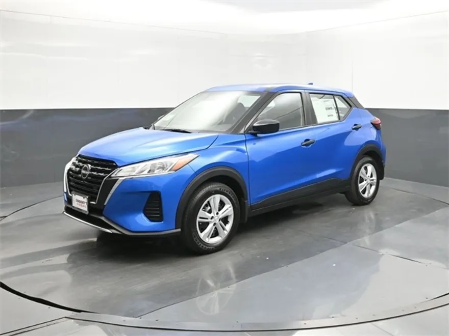 2025 Nissan Kicks Play S photo 1