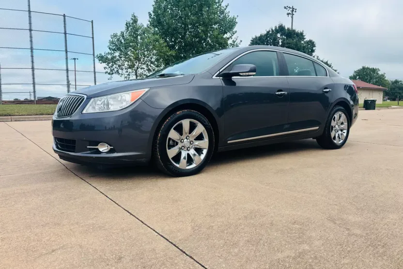 2013 Buick LaCrosse Leather photo 1