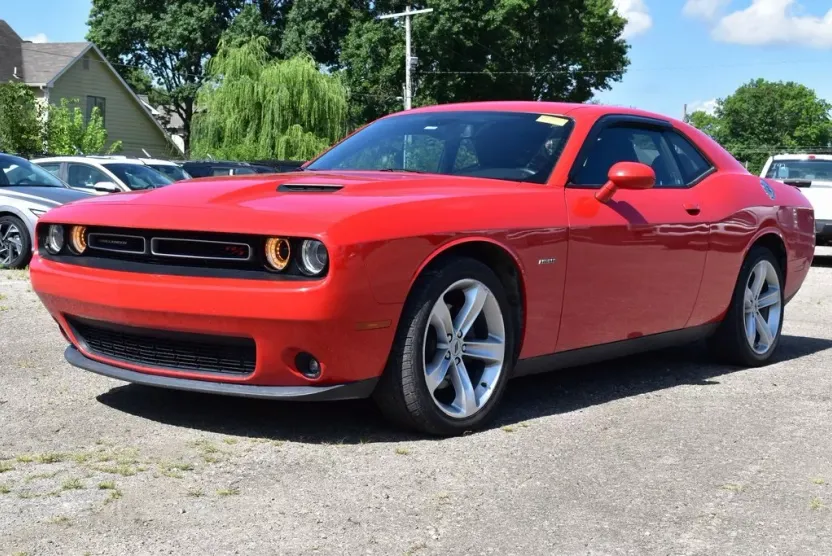2017 Dodge Challenger R/T photo 1