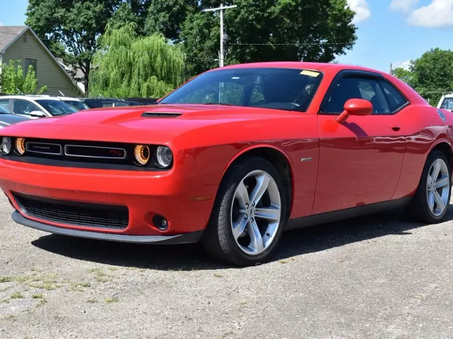 2017 Dodge Challenger R/T photo 1