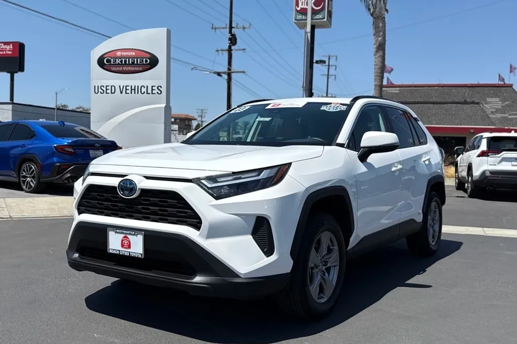 2023 Toyota RAV4 Hybrid XLE photo 1