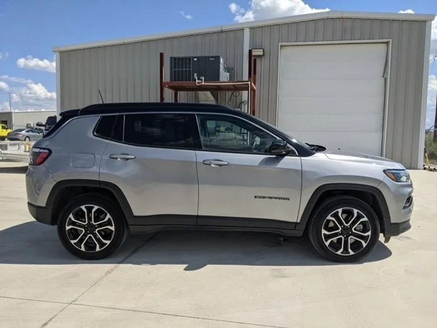 2023 Jeep Compass Limited photo 1