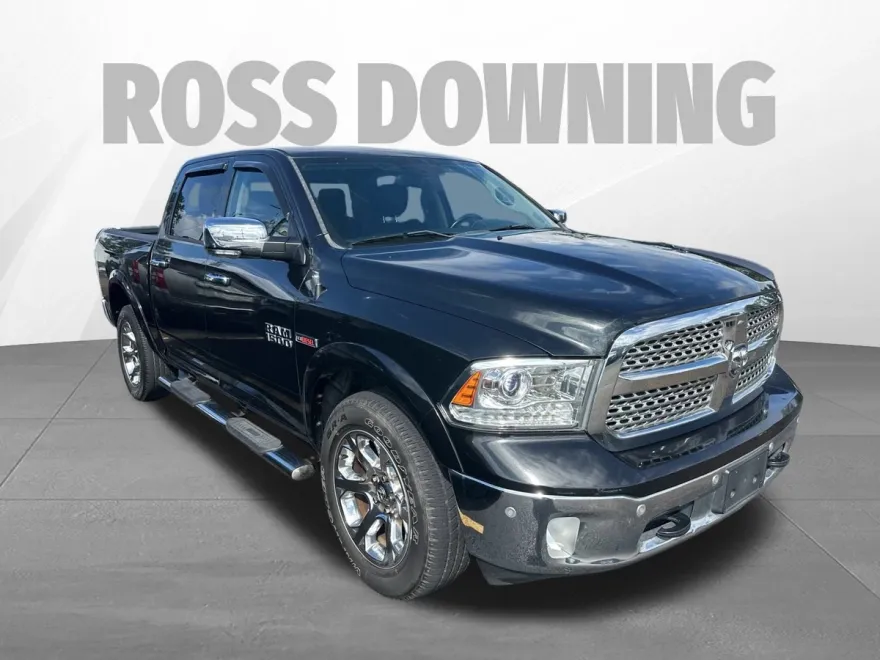 2017 Ram 1500 Laramie photo 1