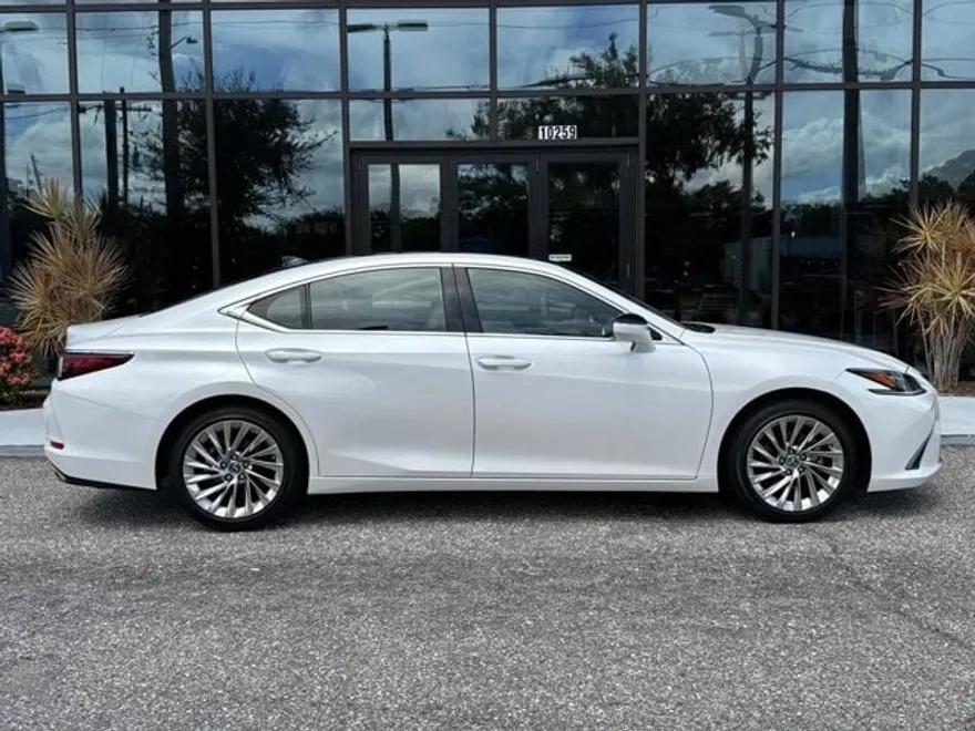 2020 Lexus ES 350 Ultra Luxury photo 1