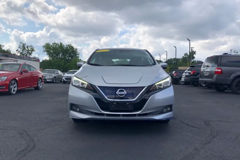 2021 Nissan Leaf SV Plus photo 1