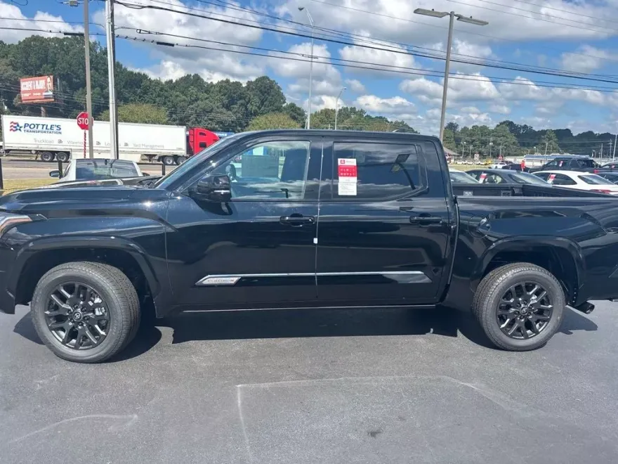 2026 Toyota Tundra Platinum photo 1