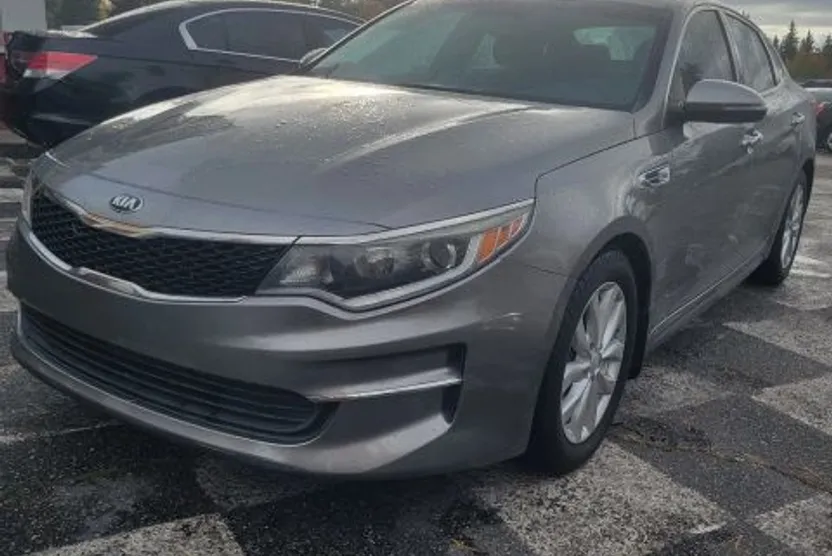 2016 Kia Optima EX photo 1
