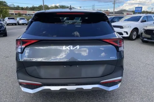 2024 Kia Sportage LX photo 3