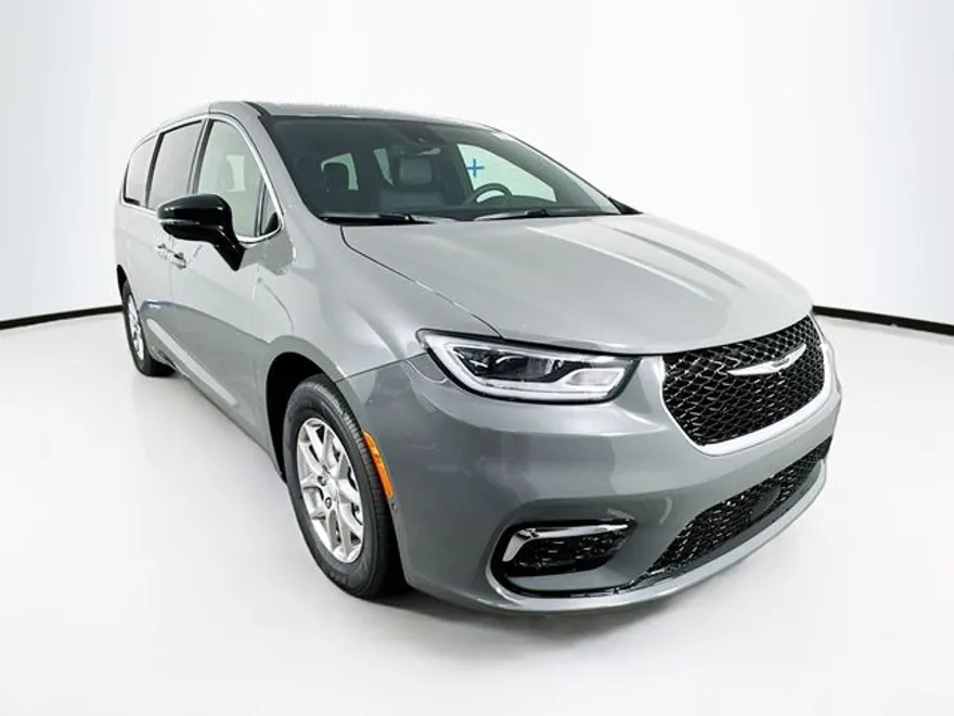 2025 Chrysler Pacifica photo 1