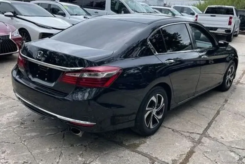 2017 Honda Accord LX photo 1