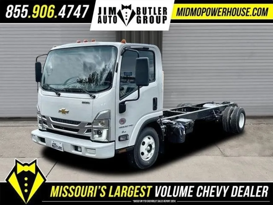 2024 Chevrolet Silverado 4500HD Base photo 1
