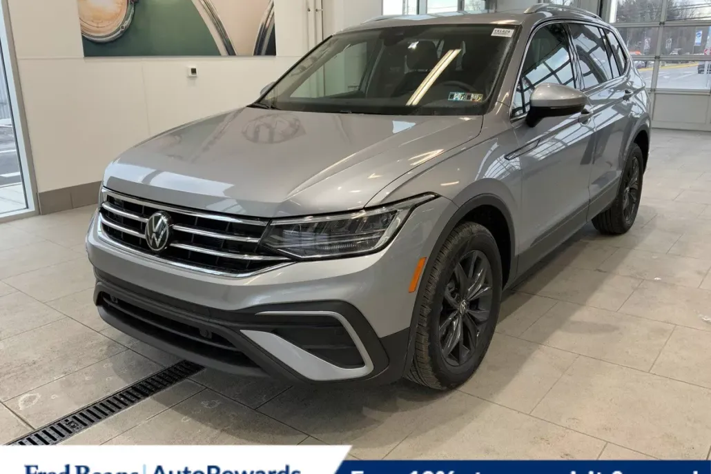 2024 Volkswagen Tiguan SE photo 1