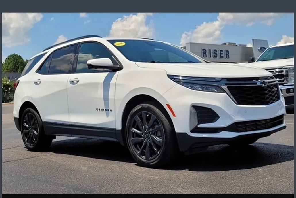 2023 Chevrolet Equinox RS photo 1
