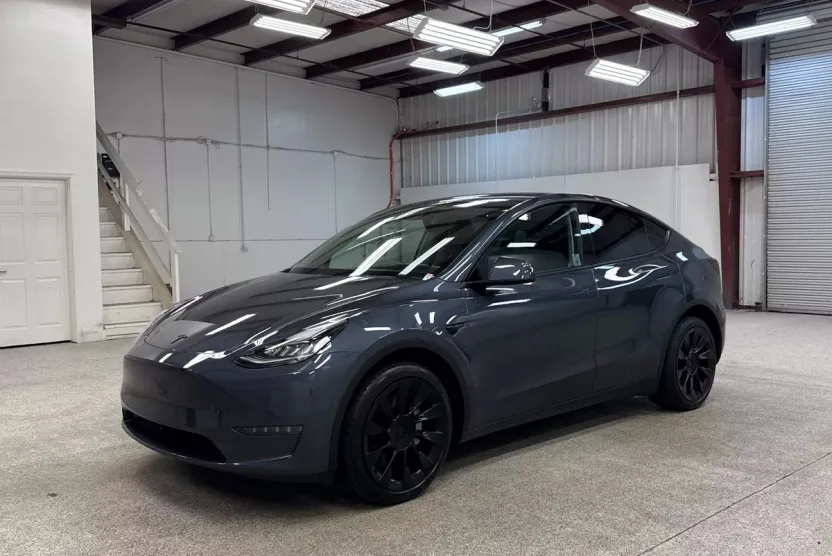 2022 Tesla Model Y Long Range photo 1