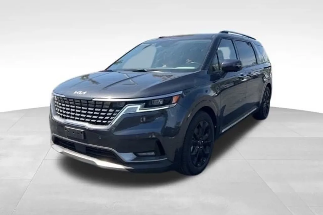 2024 Kia Carnival SX photo 1