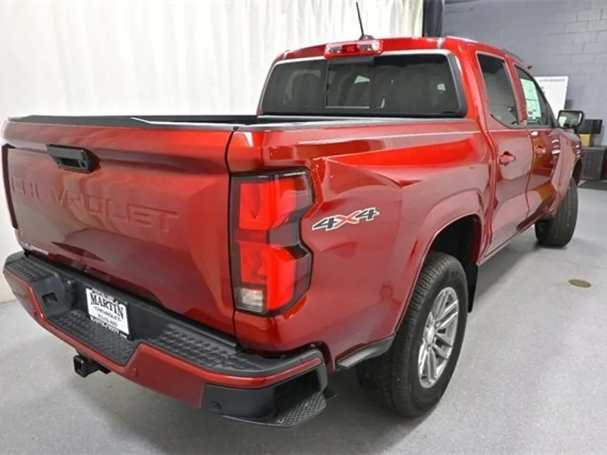 2025 Chevrolet Colorado Work Truck LT photo 1