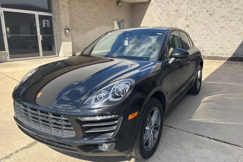 2018 Porsche Macan Base photo 1