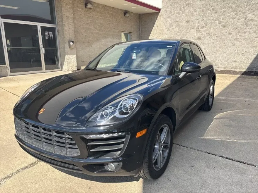 2018 Porsche Macan Base photo 1