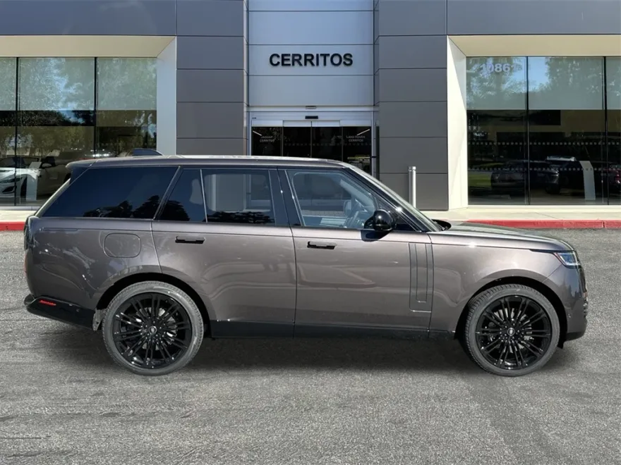 2025 Land Rover Range Rover SE photo 1