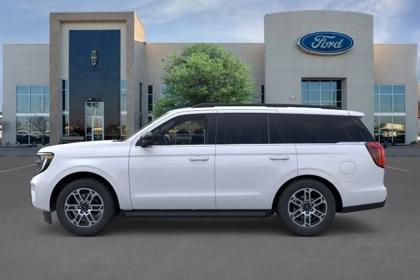 2025 Ford Expedition photo 1