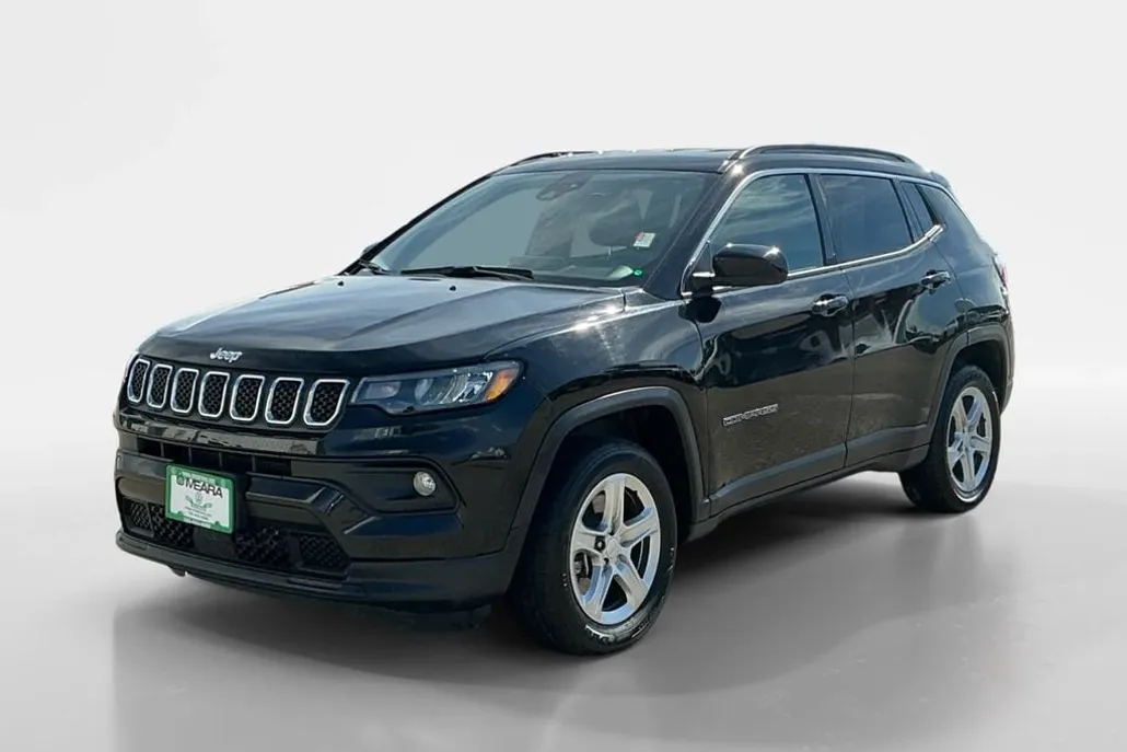 2024 Jeep Compass Latitude photo 1