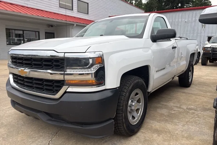 2018 Chevrolet Silverado 1500 photo 1