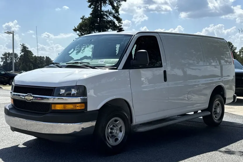 2023 Chevrolet Express Cargo 2500 photo 1