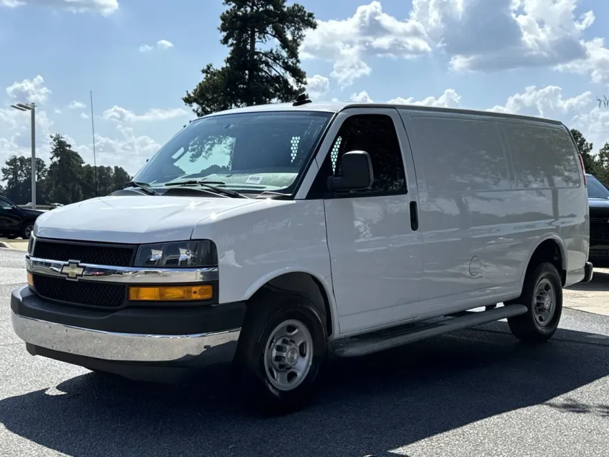 2023 Chevrolet Express Cargo 2500 photo 1