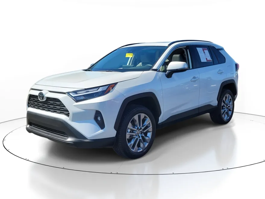 2025 Toyota RAV4 XLE Premium photo 1
