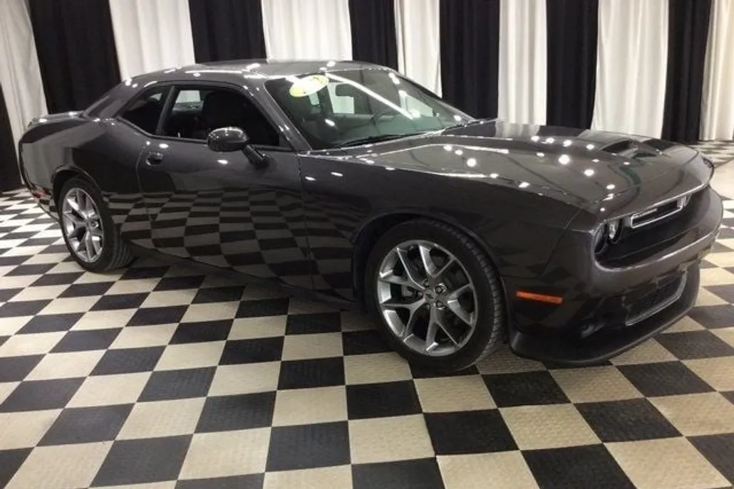 2022 Dodge Challenger GT photo 1