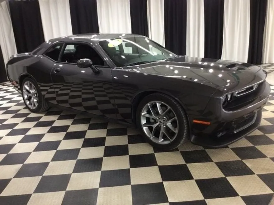 2022 Dodge Challenger GT photo 1