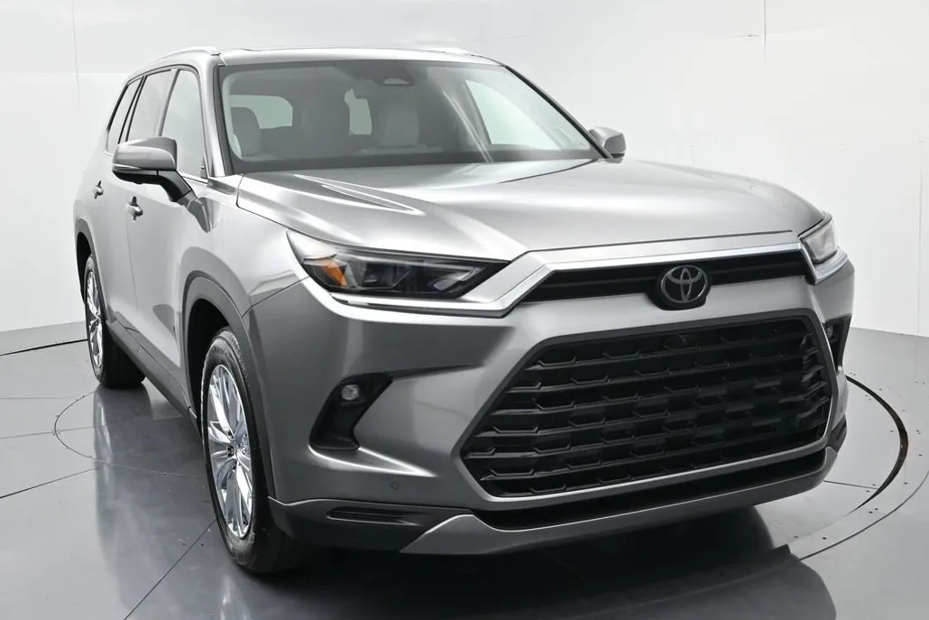 2026 Toyota Grand Highlander Platinum photo 1